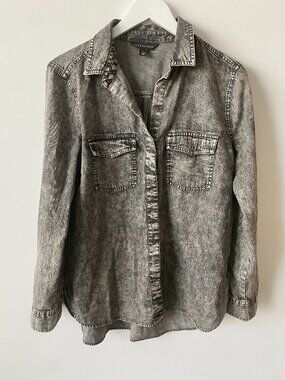 Rock & Republic Gray Acid Wash Button Down Shirt Size Medium Chambray Denim Top